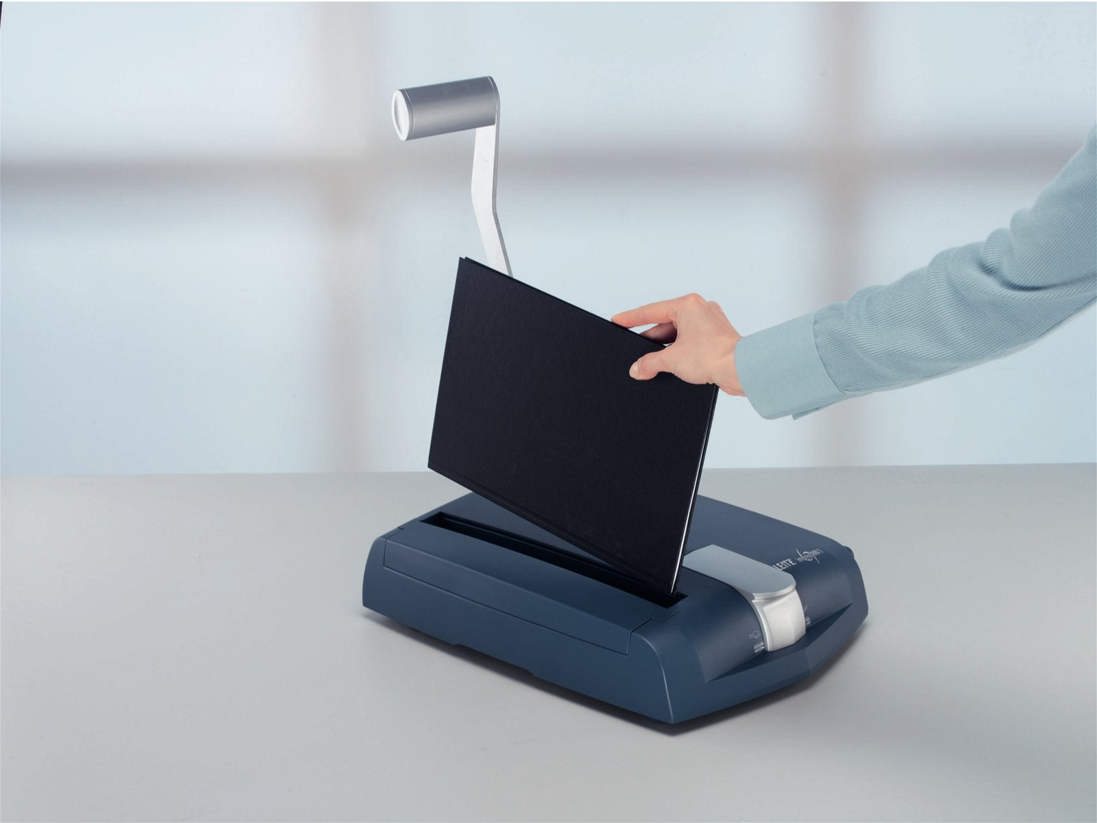 Leitz A4 Binding Machine, impressBIND 140, Silver/Blue