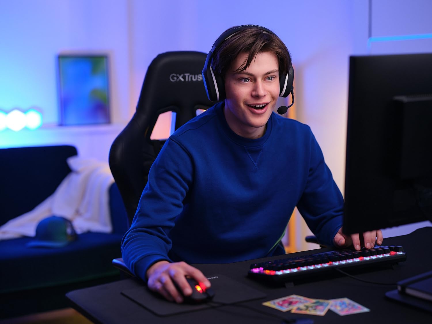 Trust Gaming GXT 834 Callaz TKL Mechanical Gaming Keyboard with UK Layout, Compact Tenkeyless Design (80%), Outemu Switches, Multicolour LED Lighting, USB Mechanical Keyboard for PC, Laptop, Mac