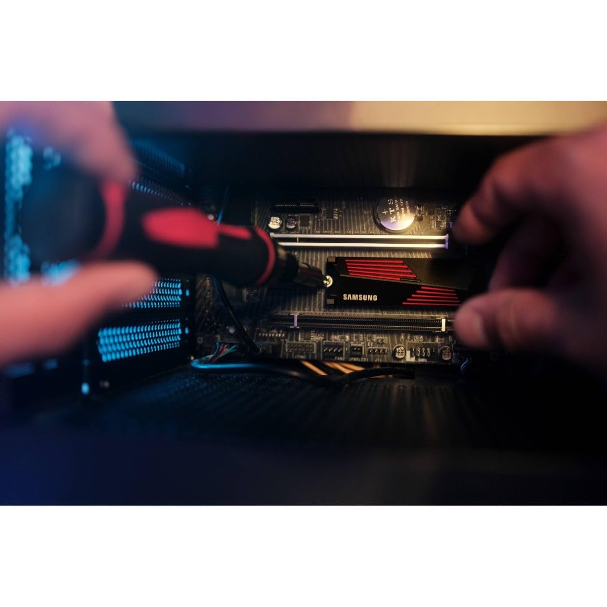 Samsung 990 PRO NVMe M.2 SSD, 2 TB, PCIe 4.0, 7,450 MB/s read, 6,900 MB/s write, Internal SSD, For gaming and video editing, MZ-V9P2T0BW