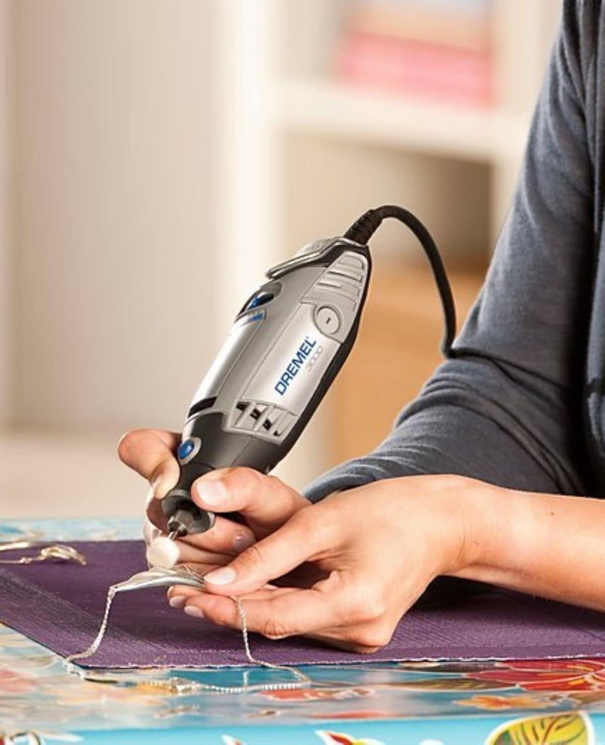 Dremel 3000 Rotary Tool 130 W, Multi Tool Kit with 1 Attachment 25 Accessories, Variable Speed 10.000-33.000 RPM