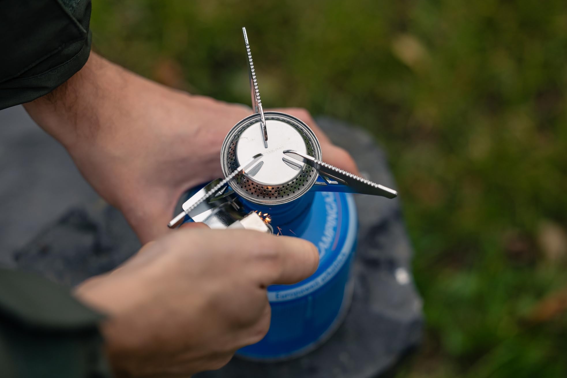 Campingaz Twister Plus Gas Stove | 1-burner camping stove for outdoor backpacking or festivals | Single burner | powerful output 2600 watts | carrybag included | runs off CV 470 gas cartridge