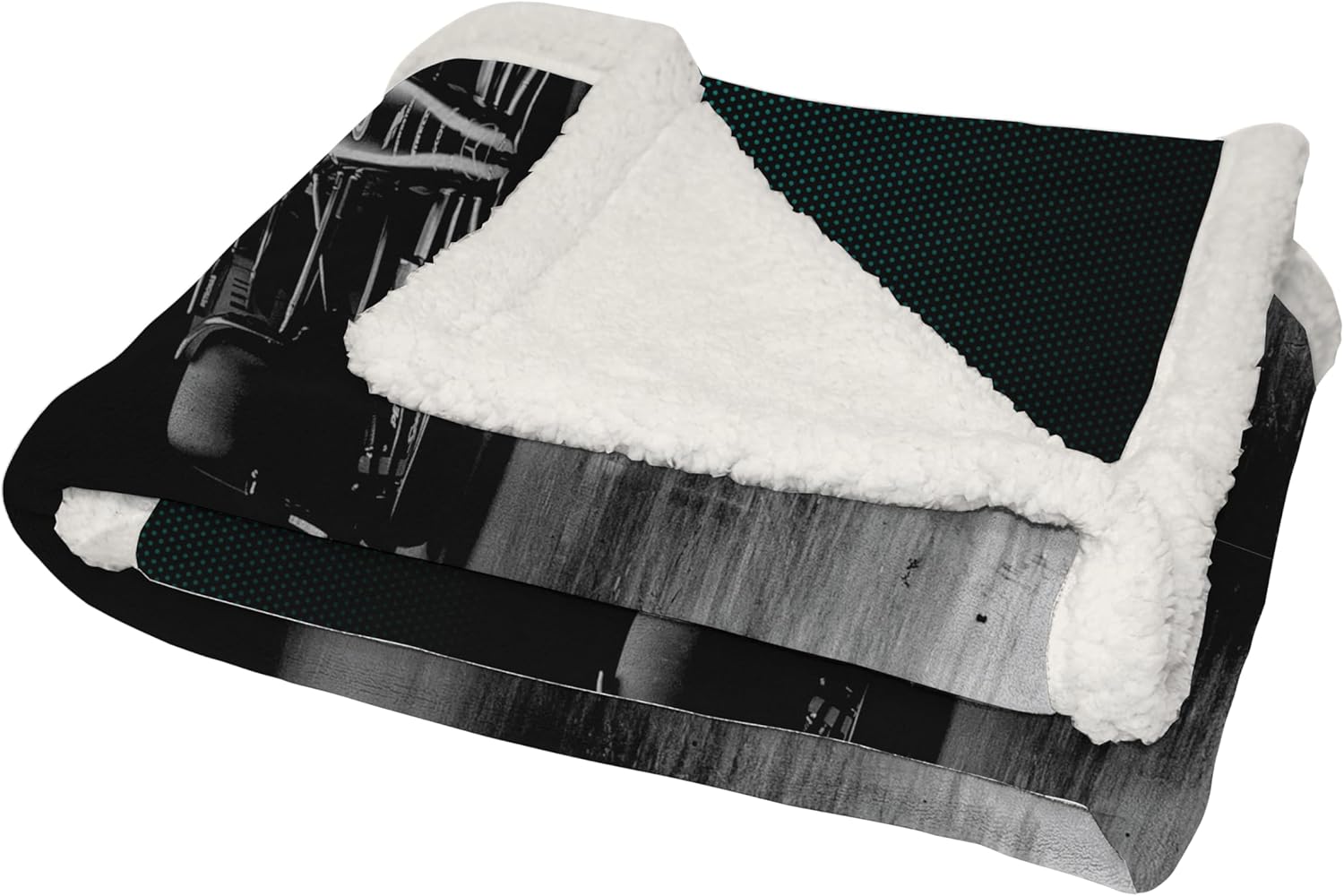 Mercedes AMG Petronas Official Fleece Blanket | Super Soft Warm Throw with Sherpa Reverse, Formula One Design | Perfect For Home, Bedroom, Sleepovers & Camping | Size 120 x 150cm