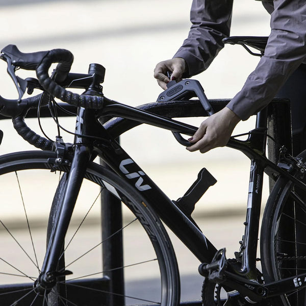 Hiplok DXF Bike D Lock (15cm x 8.5cm) with Hiplok Frame Bracket & 3 Keys- Black. Sold Secure Powered Gold & Pedal Diamond Bike/Bicycle D Lock