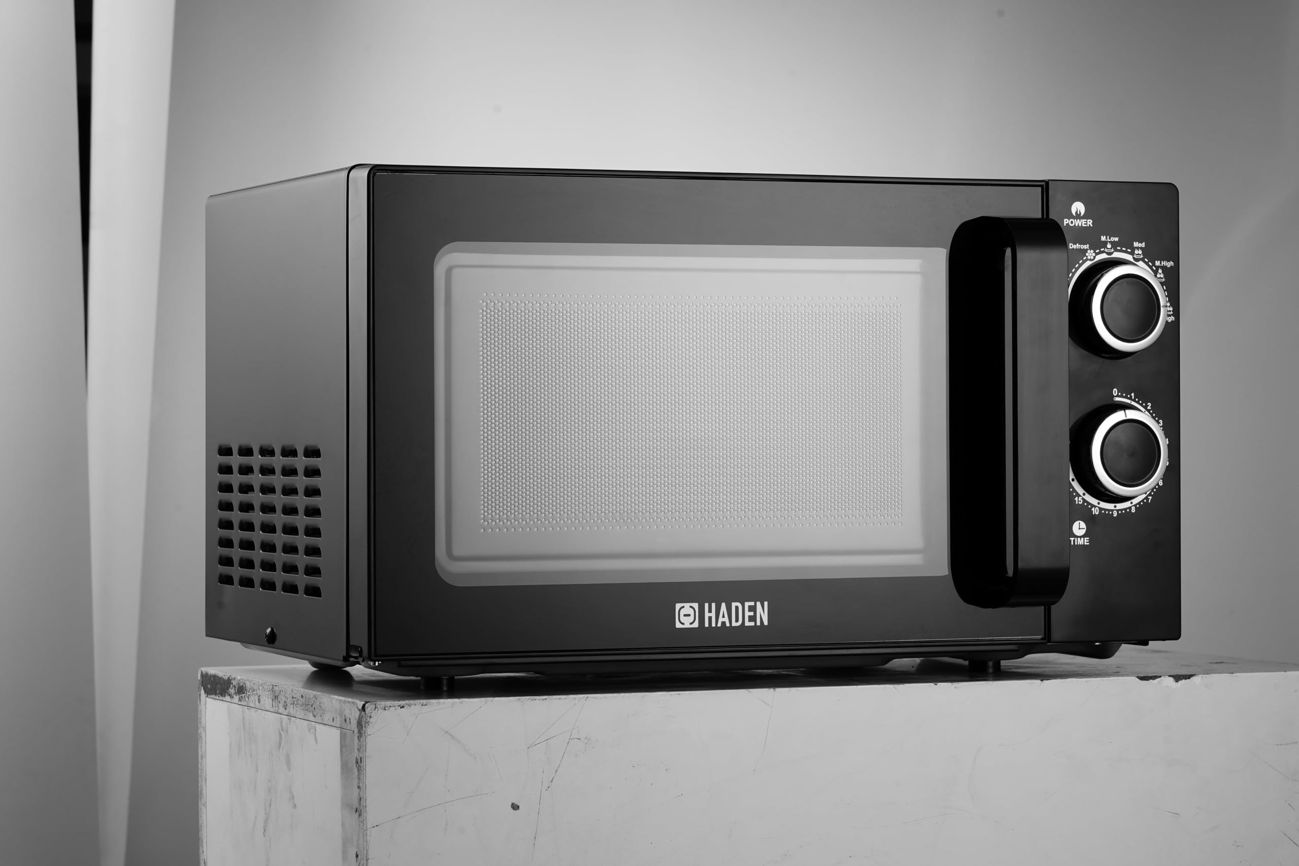 Haden 800W Black Microwave Oven - 20L, 6 Power Levels, Defrost Function, Easy-to-Use Timer, Glass Turntable, Compact Design, Ideal for Small Kitchens,
