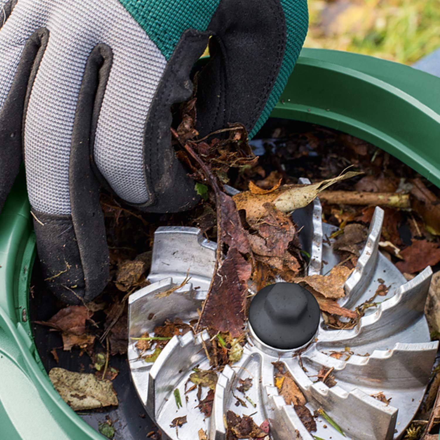 Bosch Electric Leaf Blower and Vacuum UniversalGardenTidy 3000 (3000 W, collection bag 50 l,variable speed,for blowing, vacuuming shredding leaves,