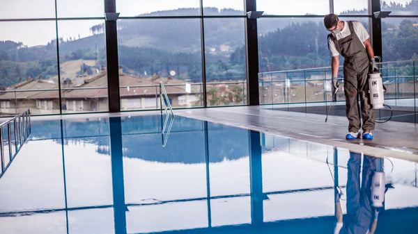 Goizper IK MULTI 9 - Acid-Resistant Pressure Sprayer - Metal Handle - Safety Valve - Shoulder Strap - 9L Tank - For Cleaning and Garden Products