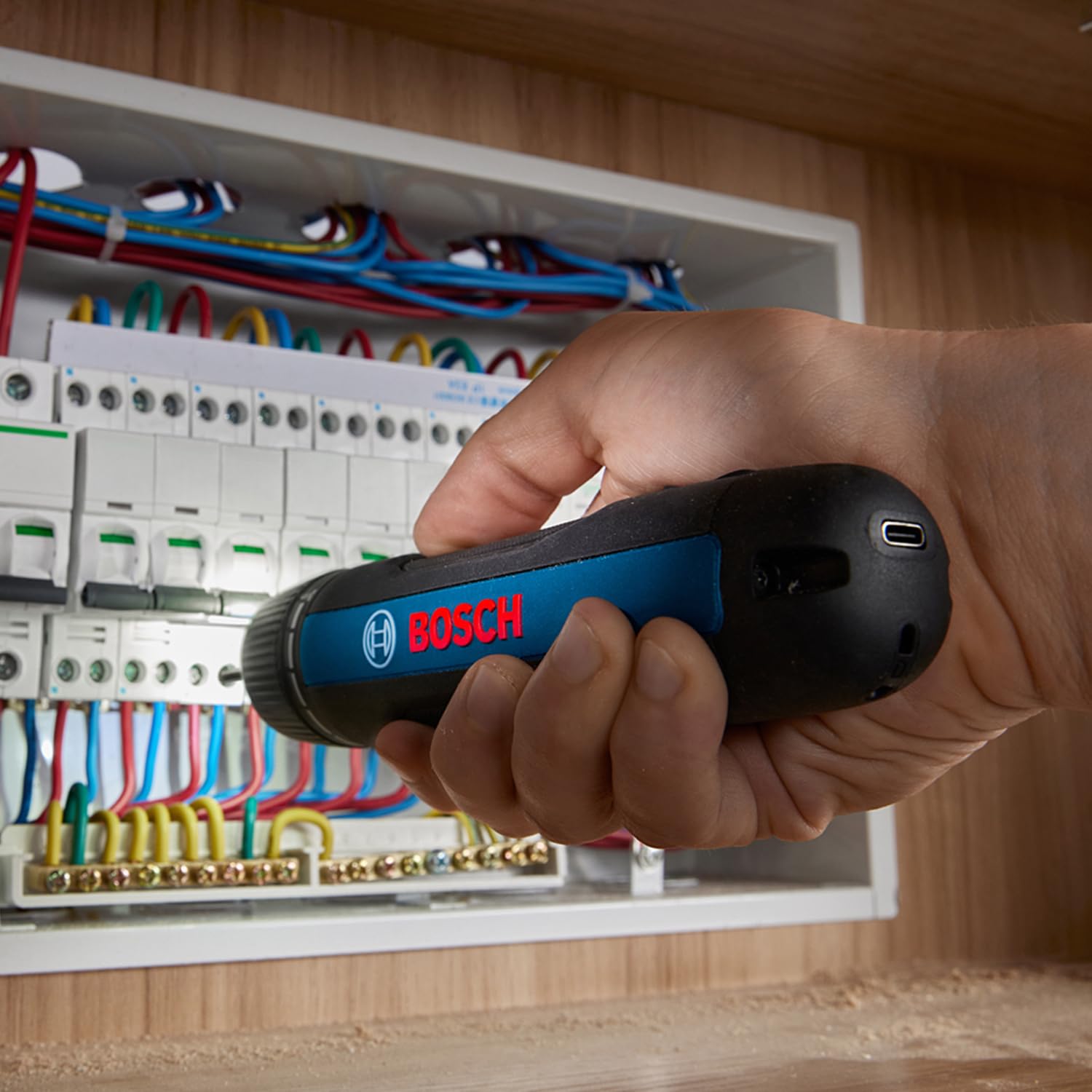 Bosch Professional Screwdriver Bosch GO 3 (incl. 8pcs bit Set, bit Holder, USB-C Cable, Mini Case)