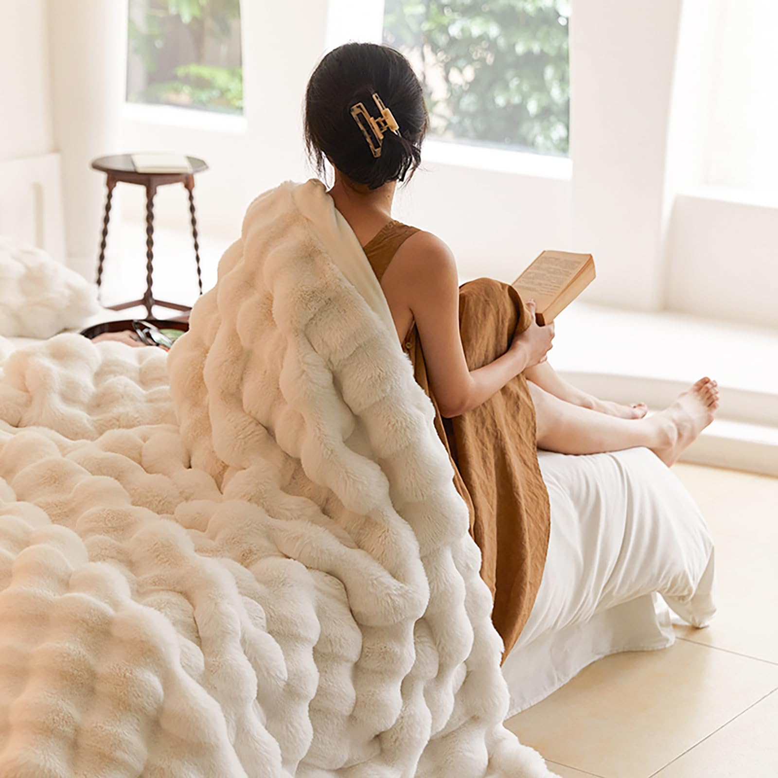 Faux Rabbit Fur Throw Blanket, Luxury Soft Warm Bubble Blanket for Bed, Couch, Sofa, Beige, 152 X 203 CM