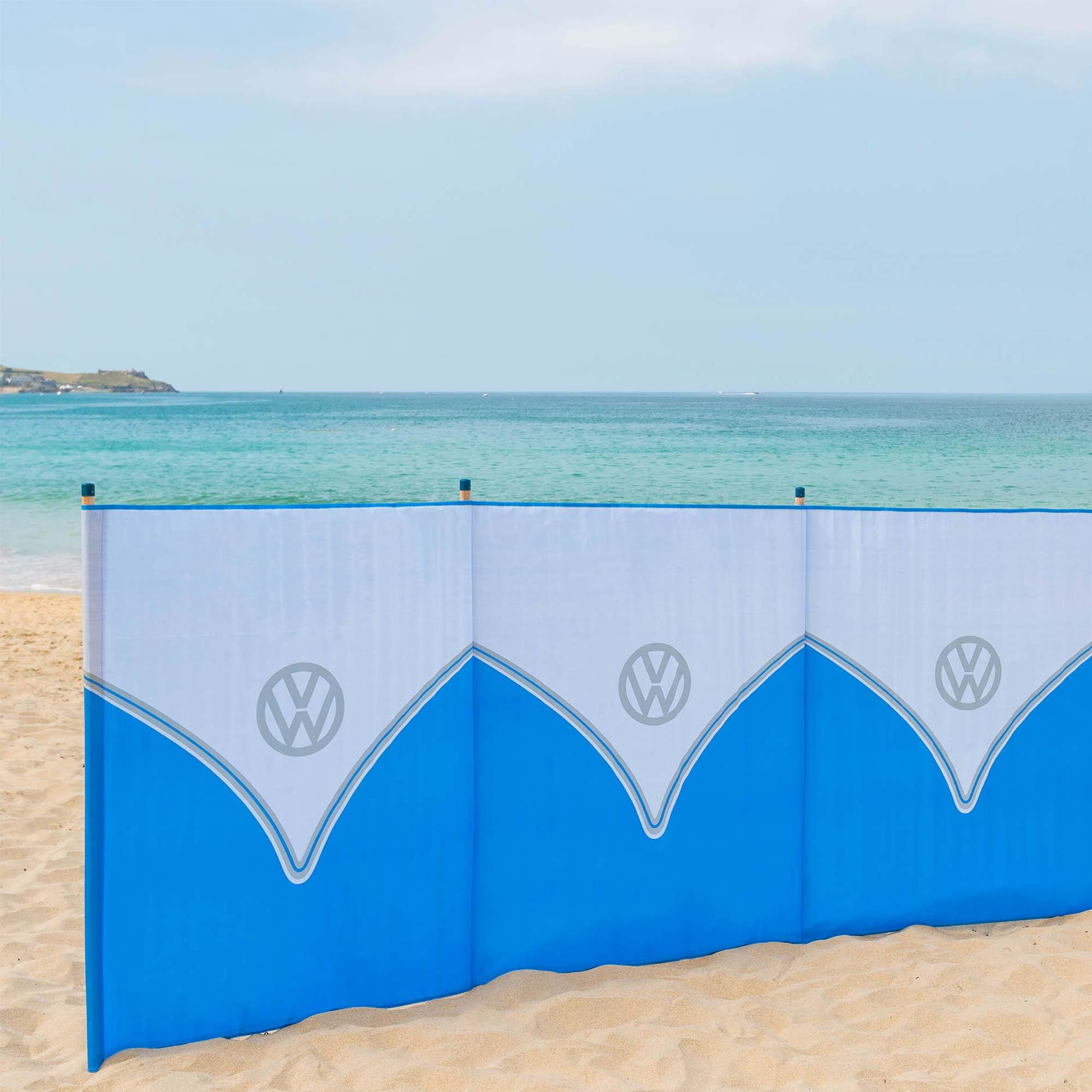 Board Masters Volkswagen Windbreak for Beach, Camping or Garden, VW 4 Pole Windbreaker Camping Sun Shade, Wooden Poles, L290cm x H120cm, Blue