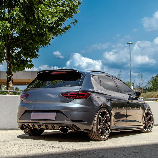 Oneway Roof Spoiler (Cap) compatible with Seat Leon (5F) HB Cupra 2013-2020 - Gloss black