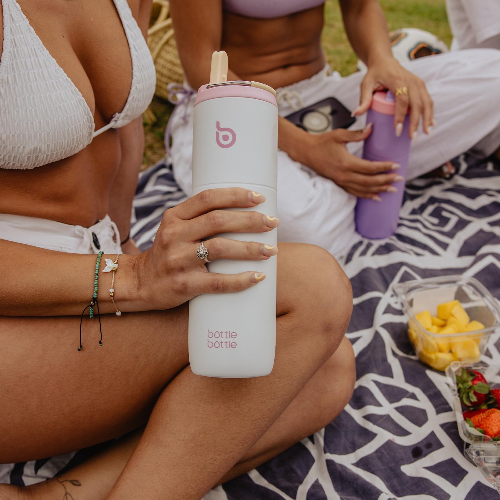 Insulated Water Bottle 700ml(24oz) with Straw, Lid, and Handle - Stainless Steel Sports Travel Gym Bottle for Men and Women (Skiing)