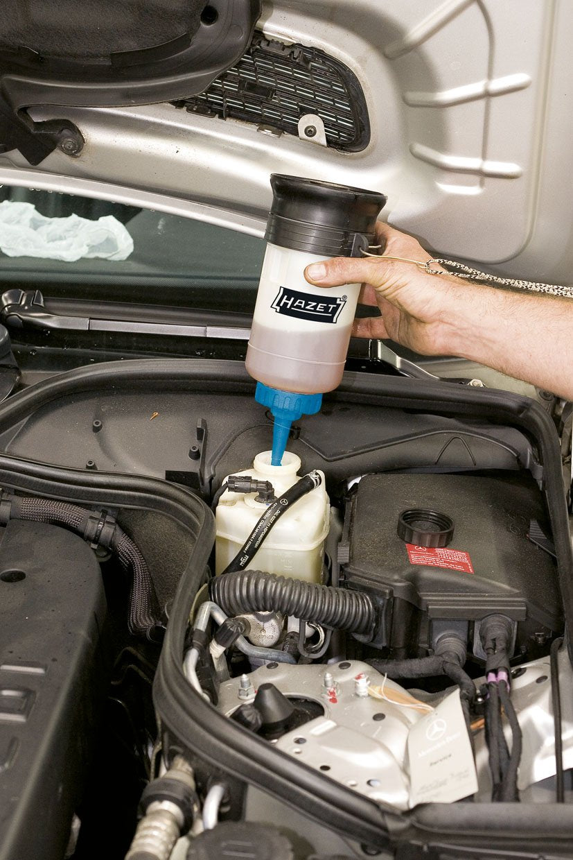 Hazet 1120934 Pneumatic Brake Bleeding Set - Multi-Colour