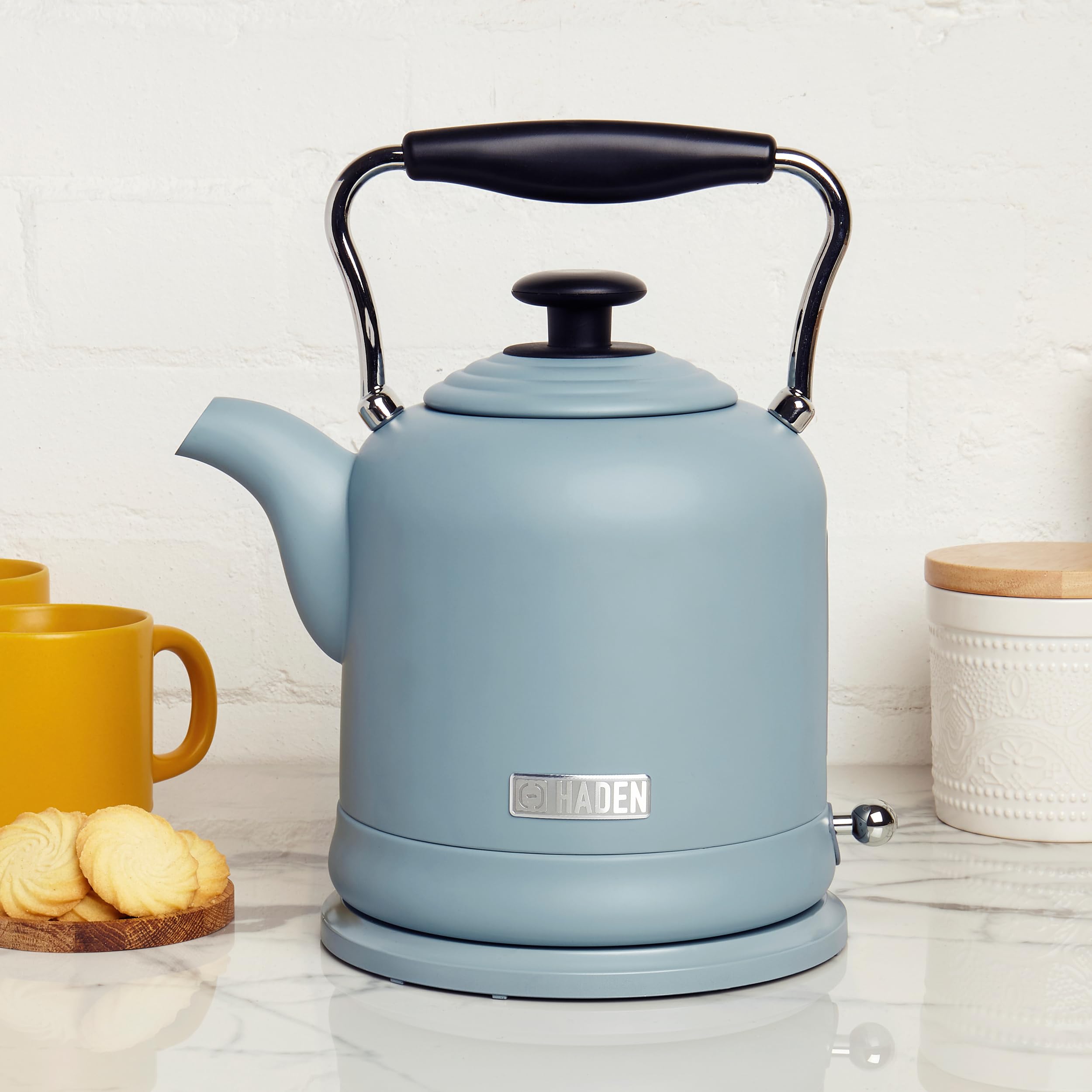 Haden Highclere Electric Kettle - 3000W Fast Boil, Cordless, 360 Base, Cup Markings - 1.5L Stainless Steel Kettle - Lightweight, Easy To Fill, Empty