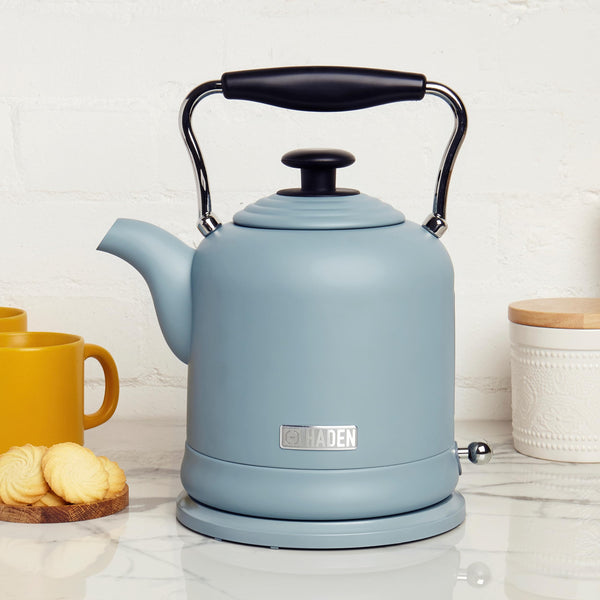 Haden Highclere Electric Kettle - 3000W Fast Boil, Cordless, 360 Base, Cup Markings - 1.5L Stainless Steel Kettle - Lightweight, Easy To Fill, Empty
