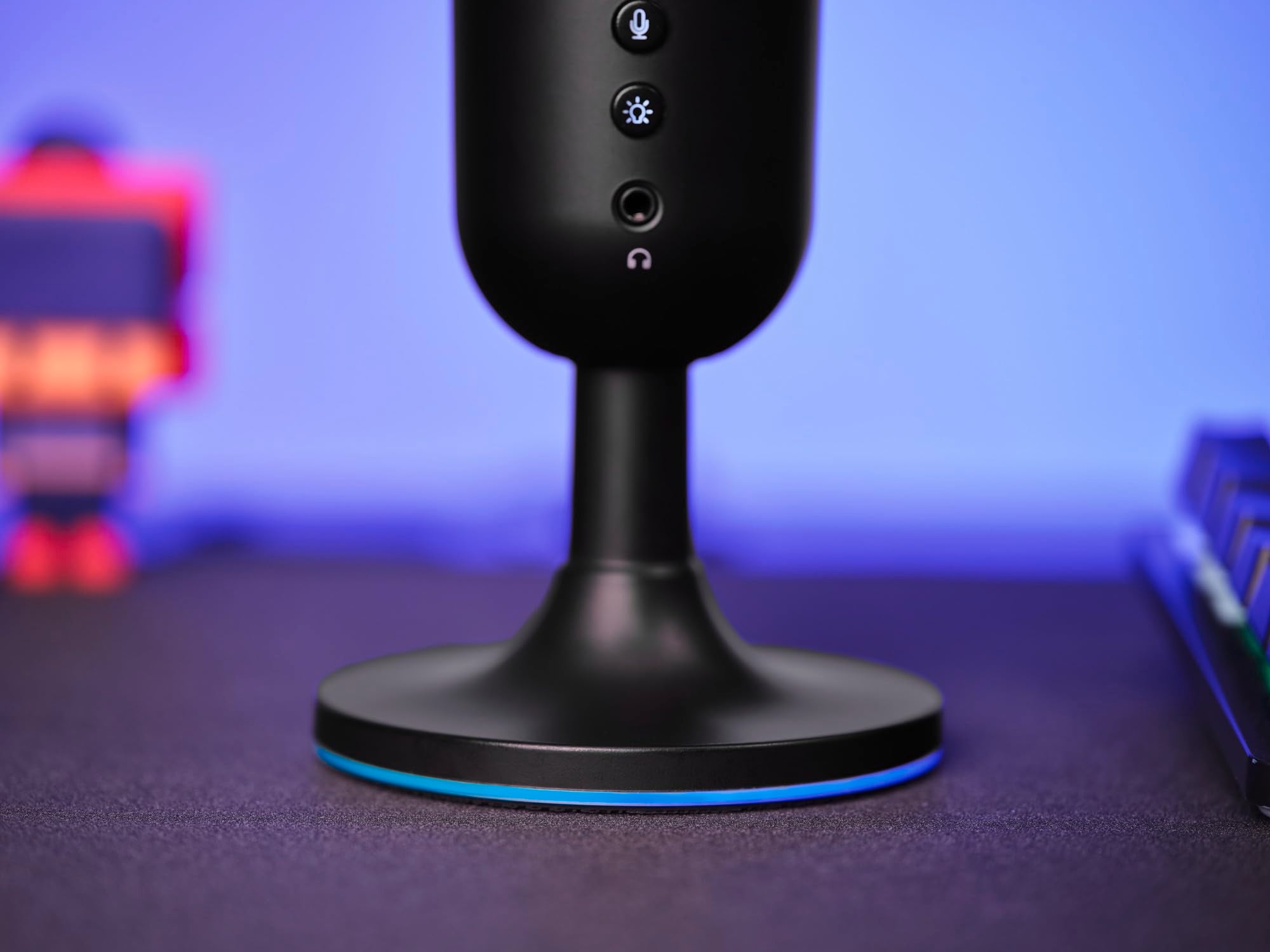 Trust Gaming GXT 236 Yami USB Condenser Streaming Microphone for Podcast, Twitch, Discord, ASMR, Youtube, Playstation 5, Gaming Mic with Cardioid Recording Pattern, Mute Button, RGB Light - Black