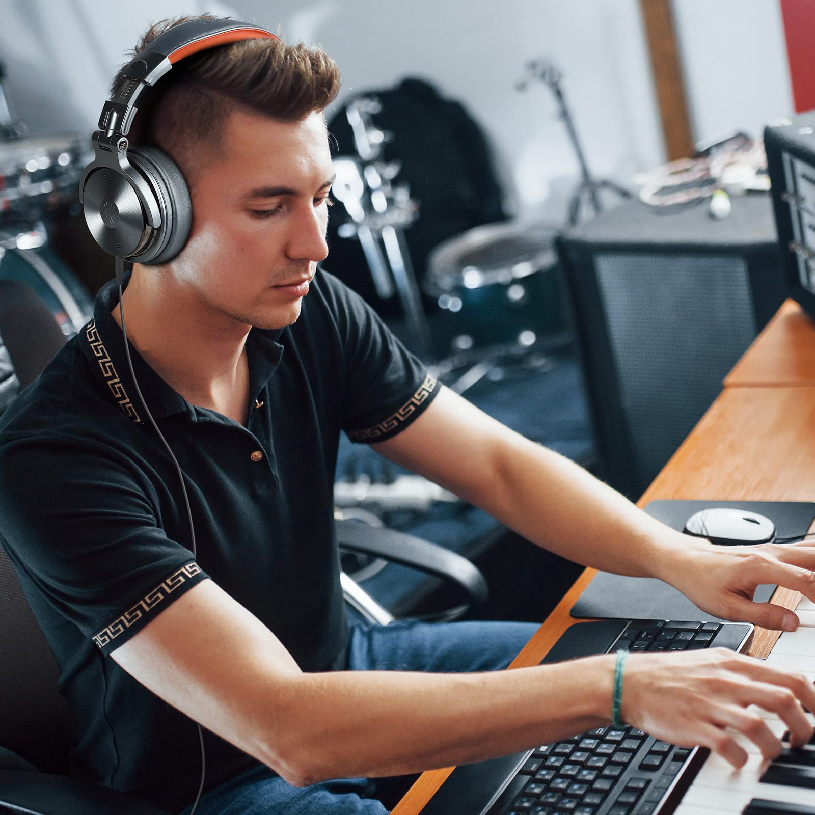 OneOdio Pro50 Hi-Res Over Ear Headphones Wired Closed-Back DJ Studio Headphones for Monitoring and Mixing, Soft Protein Leather Earcups, Noise Isolation, 90° Rotatable Housing, Portable