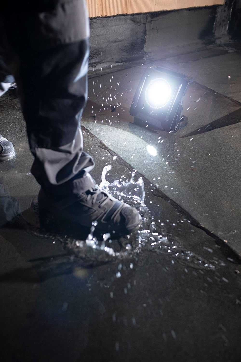 Brennenstuhl Professional Multi Battery LED Hybrid Work Light 6053 MH (60W, compatible with 18V Batteries from 11 different Manufacturers, Battery and Mains Operation, 6200lm, Engineered in Germany)