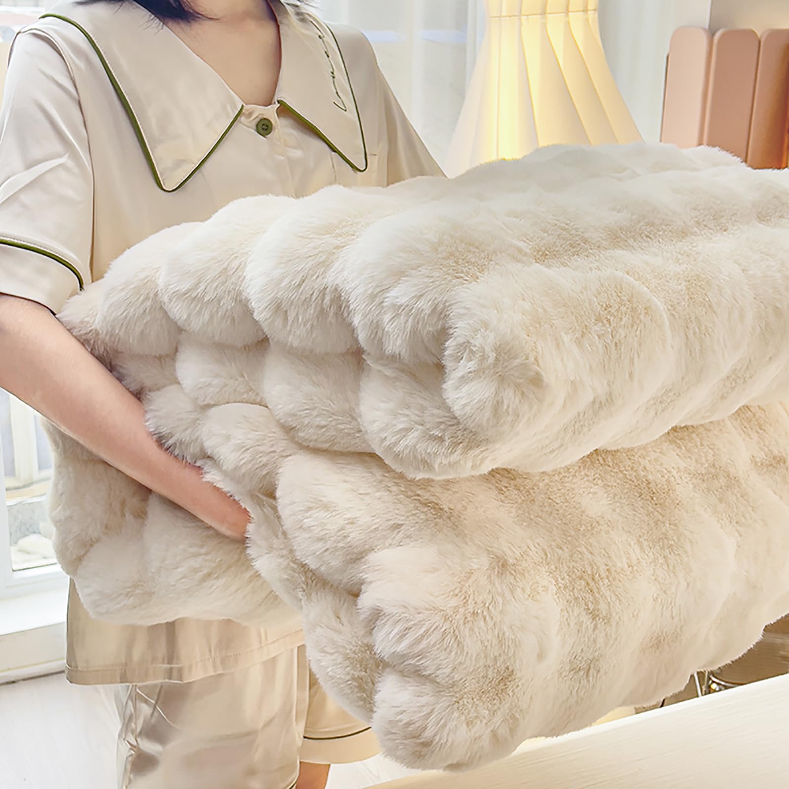 Faux Rabbit Fur Throw Blanket, Luxury Soft Warm Bubble Blanket for Bed, Couch, Sofa, Beige, 127 X 152 CM