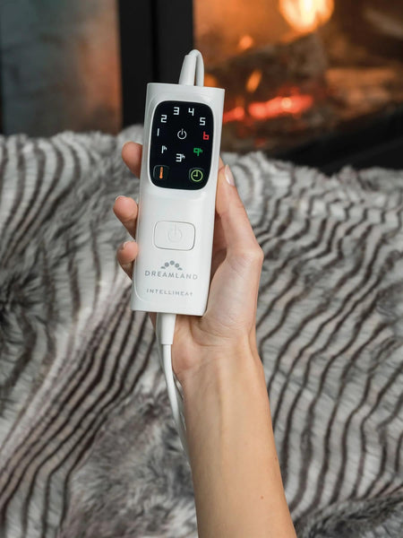 Dreamland Hygge Days Electric Blanket – Heated throw - Zebra, Luxury Faux Fur, 5-minute Fast heat up, 6 temperature settings, 1/3/9-hour auto timer, Electric throw, Machine Washable, 160x120cm