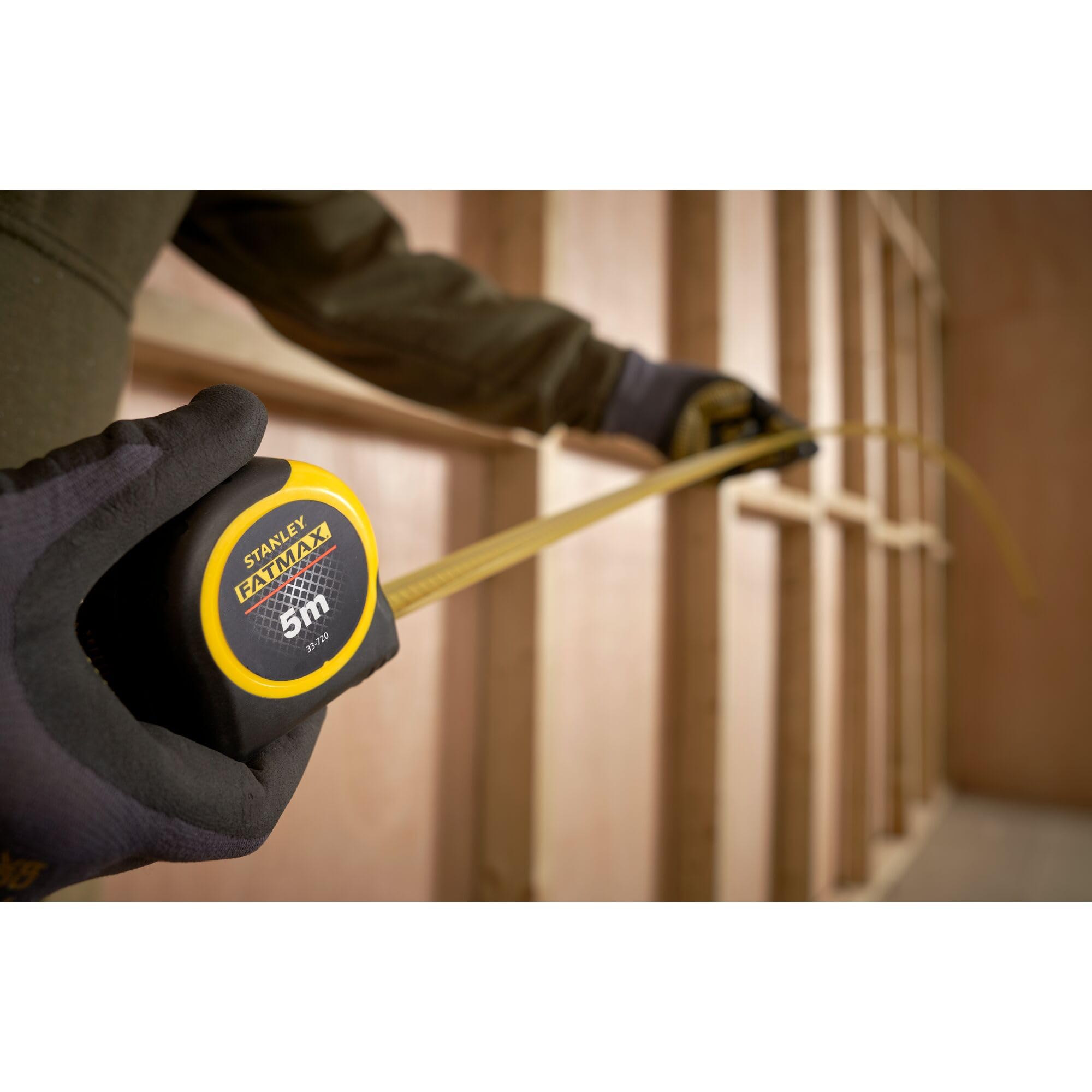 STANLEY Tape Measure Blade Armor 8 M Metric Shock Resistant with Mylar Coating and Cushion Grip 0-33-728