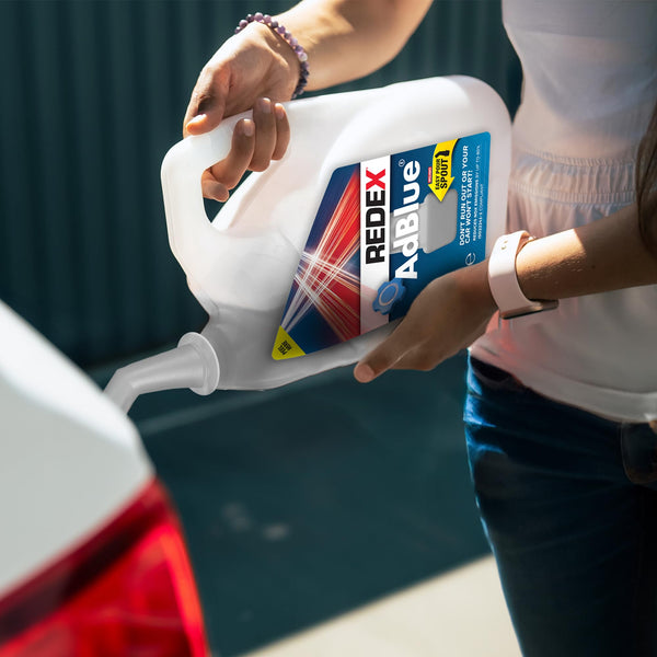 Redex AdBlue Additive 4L, AdBlue With Easy-Pour Spout, Reduces NOX Emissions, Quick & Easy Filling, Keep Spare In Boot, Premium Quality AdBlue Diesel Exhaust Fluid, No-Spill Bottle, 4 Litres