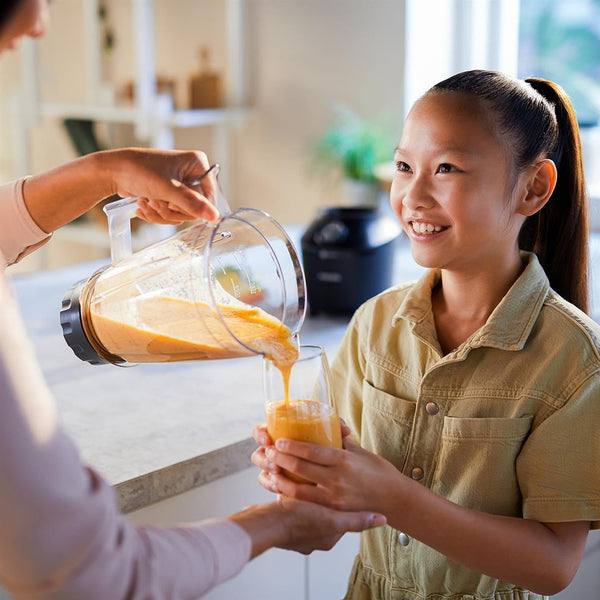 Philips Blender 3000 Series, ProBlend System, 2L Maximum Capacity, 1.25L Effective Capacity, 600W, 2 Speed Settings & Pulse, Glass Jar, Black