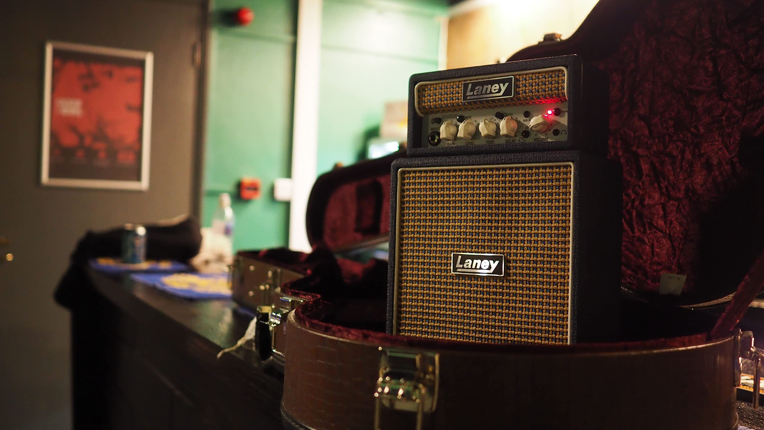 Laney MINISTACK-IRON Battery Powered Guitar Amp – Compact 6W Mini Stack with 4 Speakers, Clean/Drive, Delay, LSI Smartphone Input, AUX In, Headphone Out & Free Ultimate Guitar Subscription - Ironheart