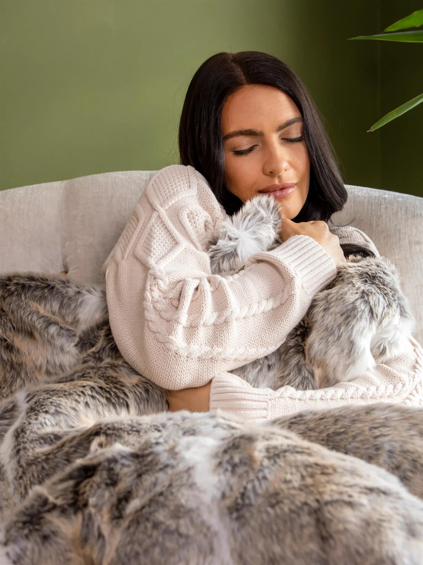 Dreamland Hygge Days Electric Blanket – Heated throw - Zebra, Luxury Faux Fur, 5-minute Fast heat up, 6 temperature settings, 1/3/9-hour auto timer, Electric throw, Machine Washable, 160x120cm