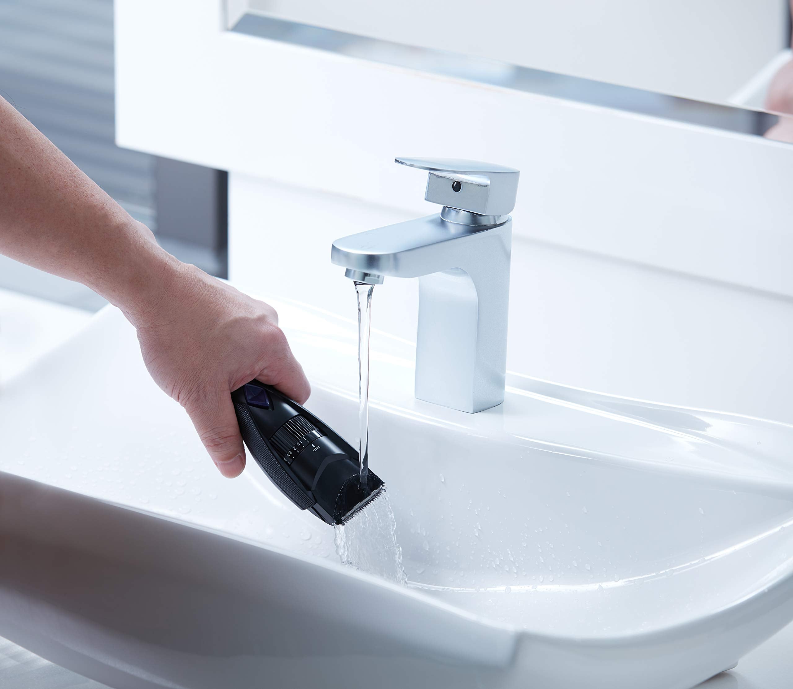 Panasonic ER-GB42 Wet & Dry Electric Beard Trimmer for Men with 20 Cutting Lengths, Standard UK 3 pin Plug, Black, 50 min usage