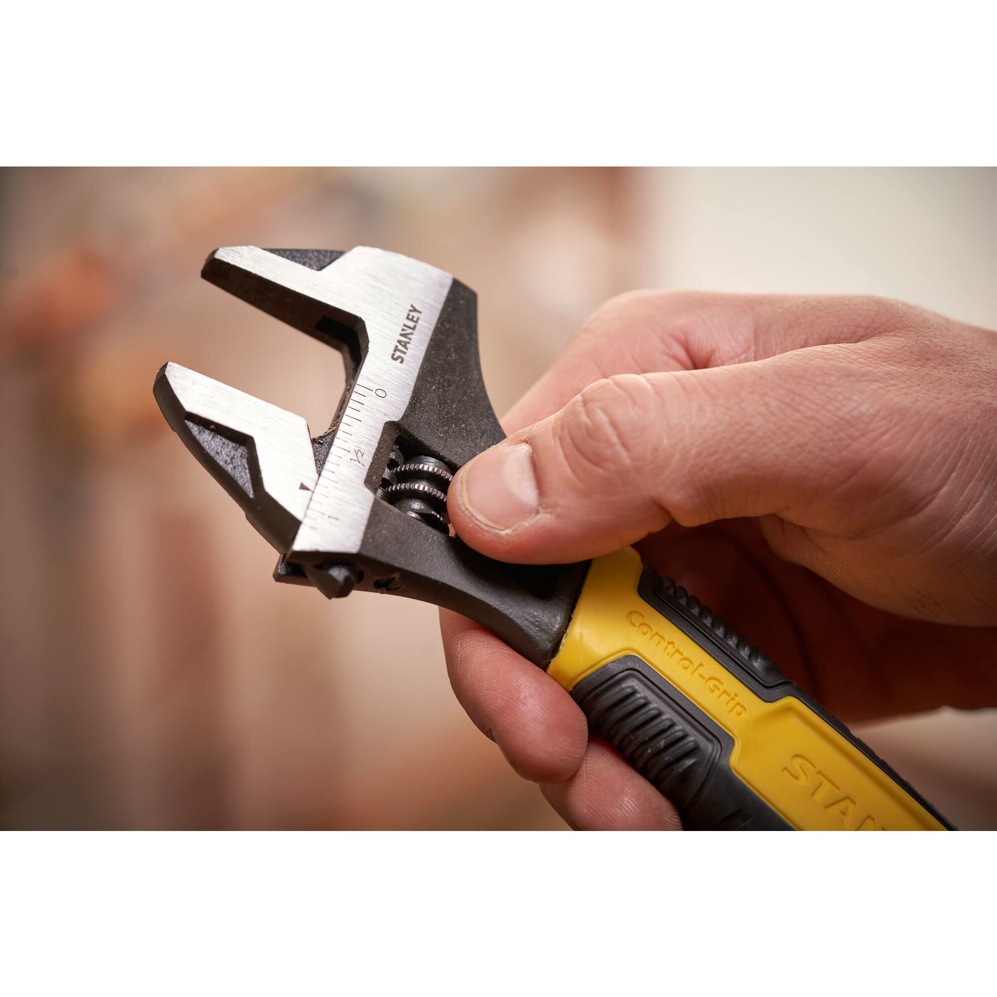 STANLEY MAXSTEEL Adjustable Wrench 30 x 200 mm Protective Phosphate Finish and Ergonomic Bi Material Handle 0-90-948