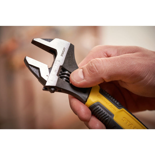 STANLEY MAXSTEEL Adjustable Wrench 30 x 200 mm Protective Phosphate Finish and Ergonomic Bi Material Handle 0-90-948