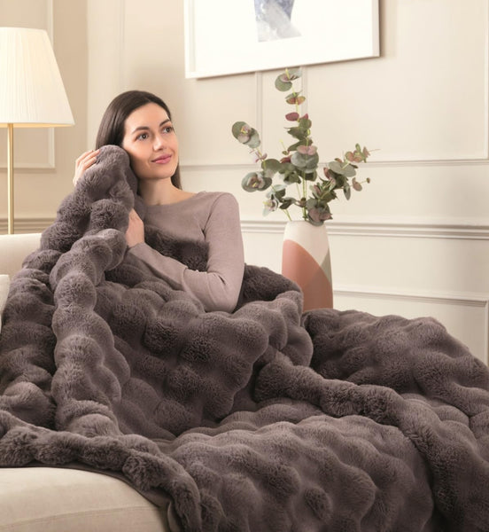 Dreamland Hygge Days Electric Blanket – Heated throw - Zebra, Luxury Faux Fur, 5-minute Fast heat up, 6 temperature settings, 1/3/9-hour auto timer, Electric throw, Machine Washable, 160x120cm