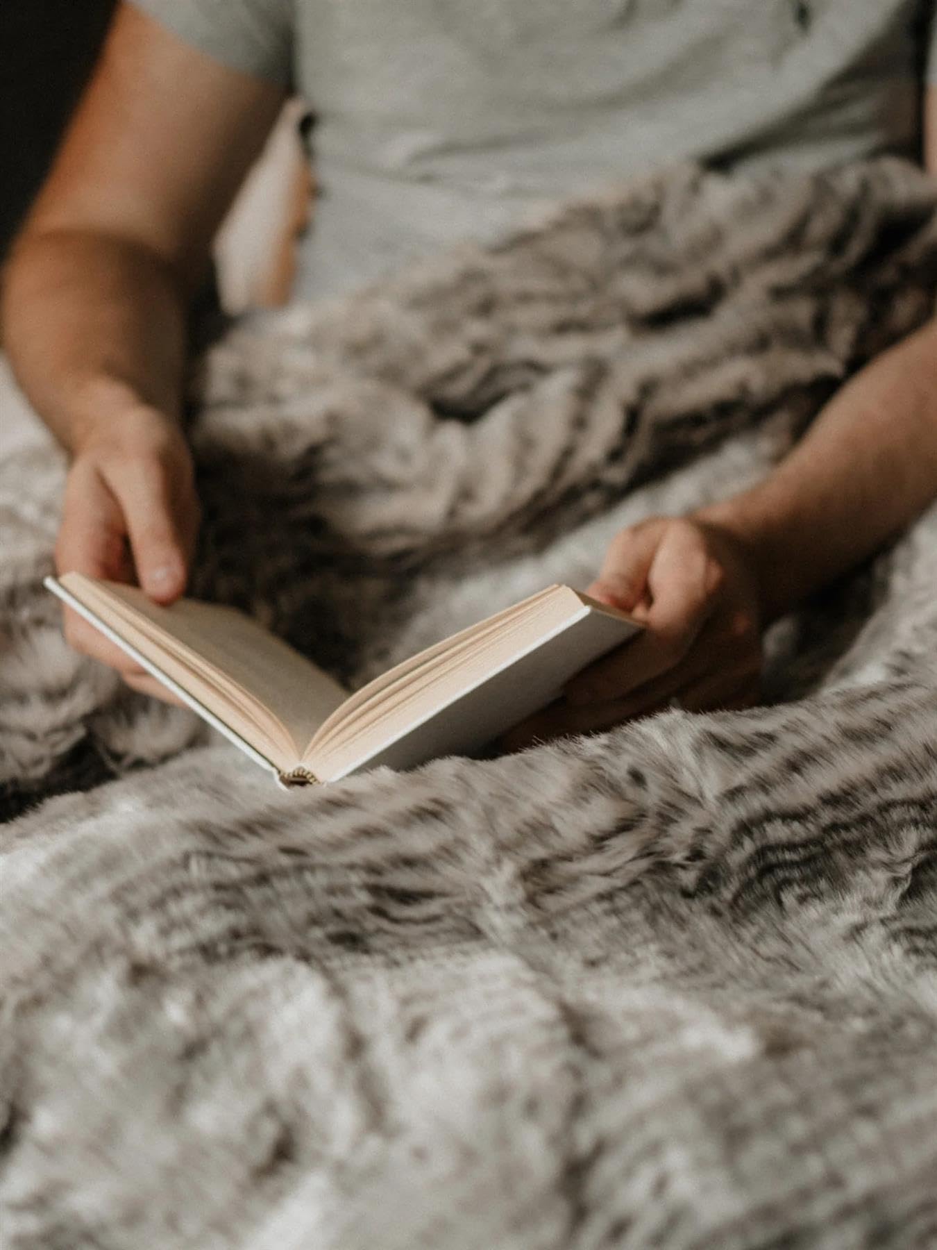 Dreamland Hygge Days Electric Blanket – Heated throw - Zebra, Luxury Faux Fur, 5-minute Fast heat up, 6 temperature settings, 1/3/9-hour auto timer, Electric throw, Machine Washable, 160x120cm