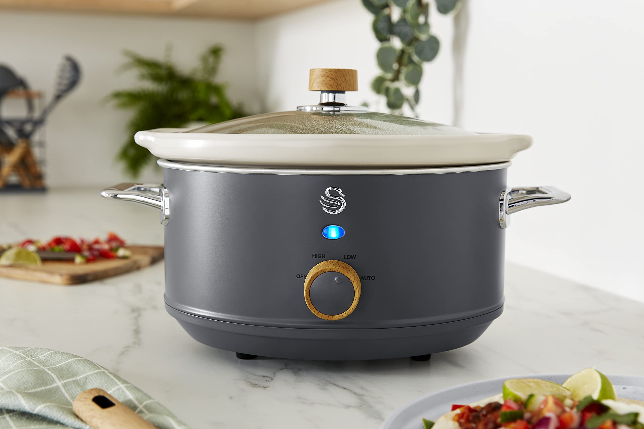 Swan SF17021GRYN Nordic Slow Cooker with 3 Temperature Settings, Keep Warm Function, 3.5L, 200W, Matte Grey
