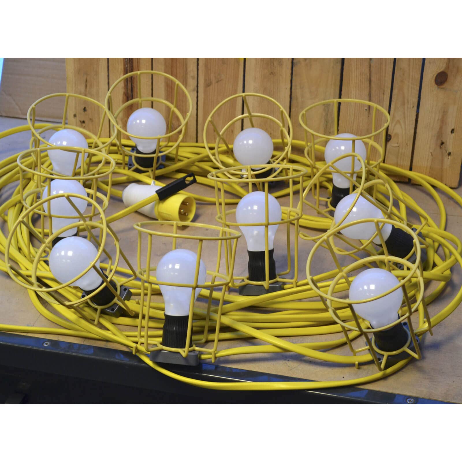 Faithfull FPPSLFESTOON Low Voltage 110v E27 10 x Bulb Festoon Light Set on 22M Arctic Cable (plus 3M to plug)