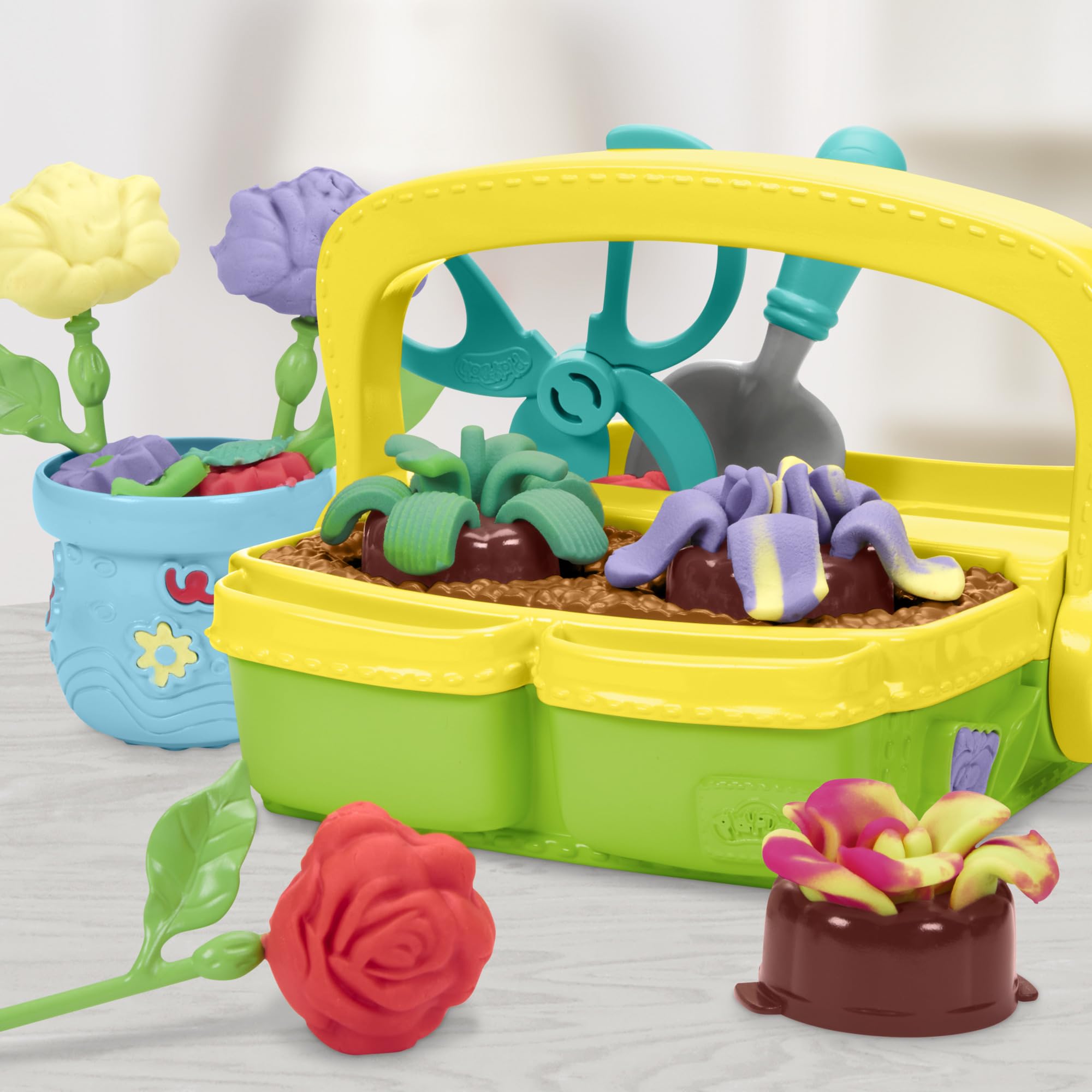 Play-Doh Blooming Flowers Playset, Creative Crafts for Toddlers, Arts and Crafts