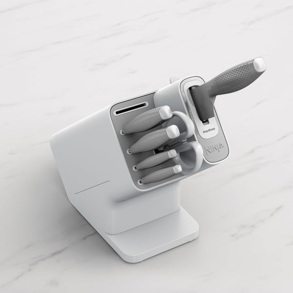 Ninja Foodi StaySharp Knife Block with Integrated Sharpener, 5-Piece Knife Set includes Chef, Bread, Slicing, Utility, Paring Knives, Stainless Steel K32005UK, Black