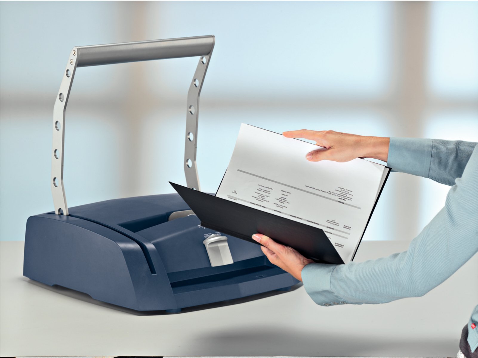 Leitz A4 Binding Machine, impressBIND 140, Silver/Blue