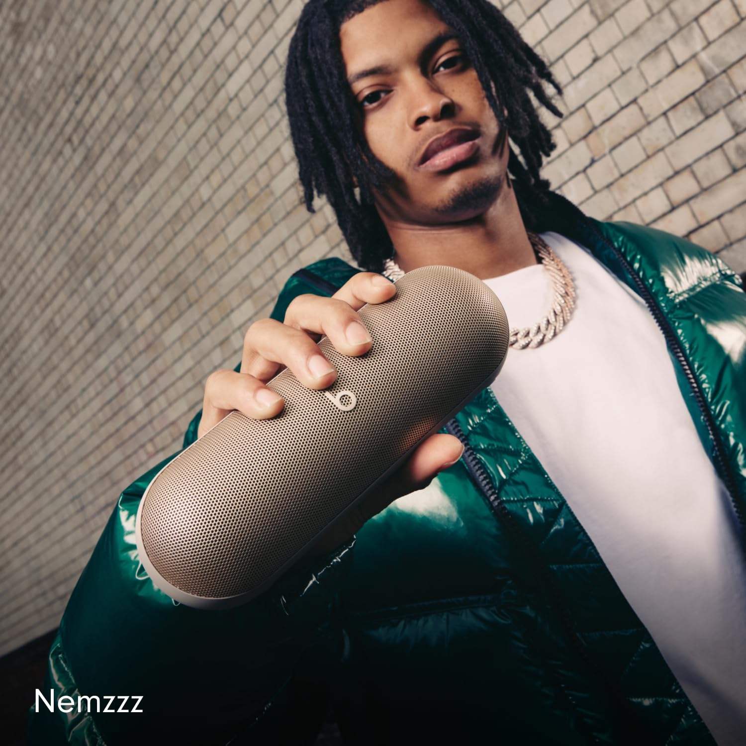 Beats Pill (Latest release)-Portable Bluetooth Speaker, Up to 24H Battery Life, Water Resistant, Bluetooth, Apple & Android Compatible, Seriously loud sound for home, outdoor & travel- Matte Black