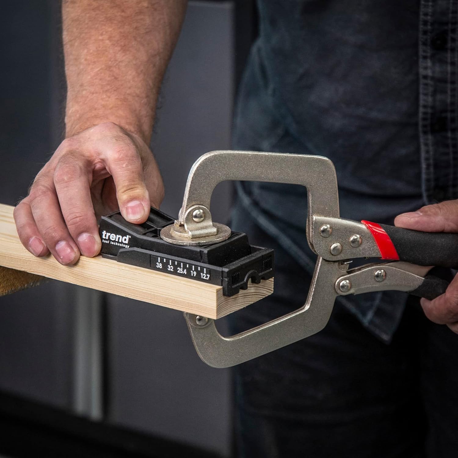 Trend Twin Pocket Hole Jig with HSS Drill Bit & Depth Setting Collar, Square Drive Bit & Pocket Hole Screws Selection, PH/JIG/C