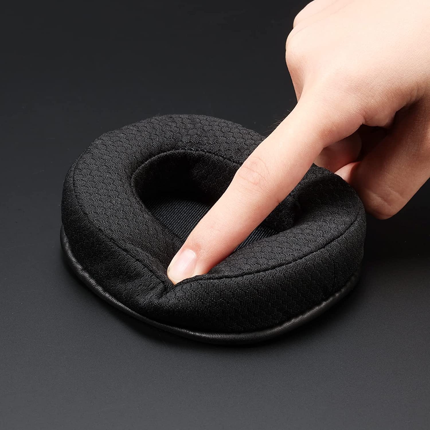 Redragon H510 Zeus Wired Gaming Headset - 7.1 Surround Sound - Memory Foam Ear Pads - 53MM Drivers - Detachable Microphone - Multi Platform Headphone - Works with PC/PS4 & Xbox One, Nintendo Switch