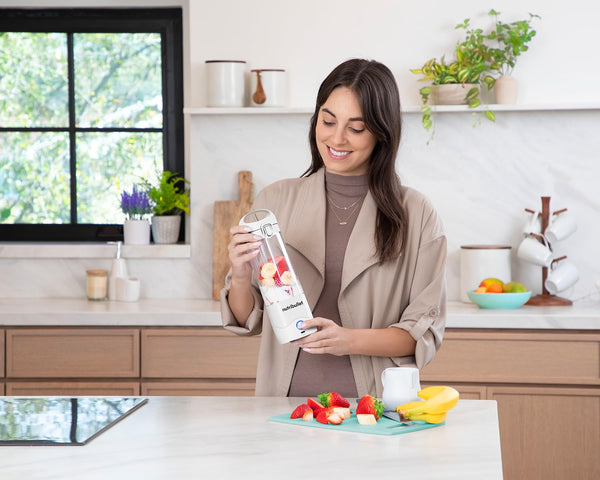 nutribullet Portable Blender in Navy - Powerful Extractor Blade, 475ml Cup, To-Go Lid, USB-C Charging Cable & User Guide - Delivers 15+ Blending Cycles - Healthy Shakes On The Move