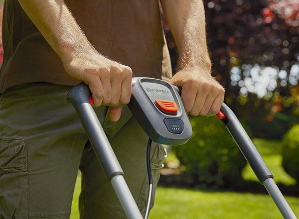 Gardena Battery Lawnmower PowerMax 32/36V P4A ready-to-use: Lawnmower for lawns up to 200 m², 32 cm cutting width, 30 l collector volume, cutting height 20–60 mm, w/ 2 x 18 V P4A batteries (14621-28)