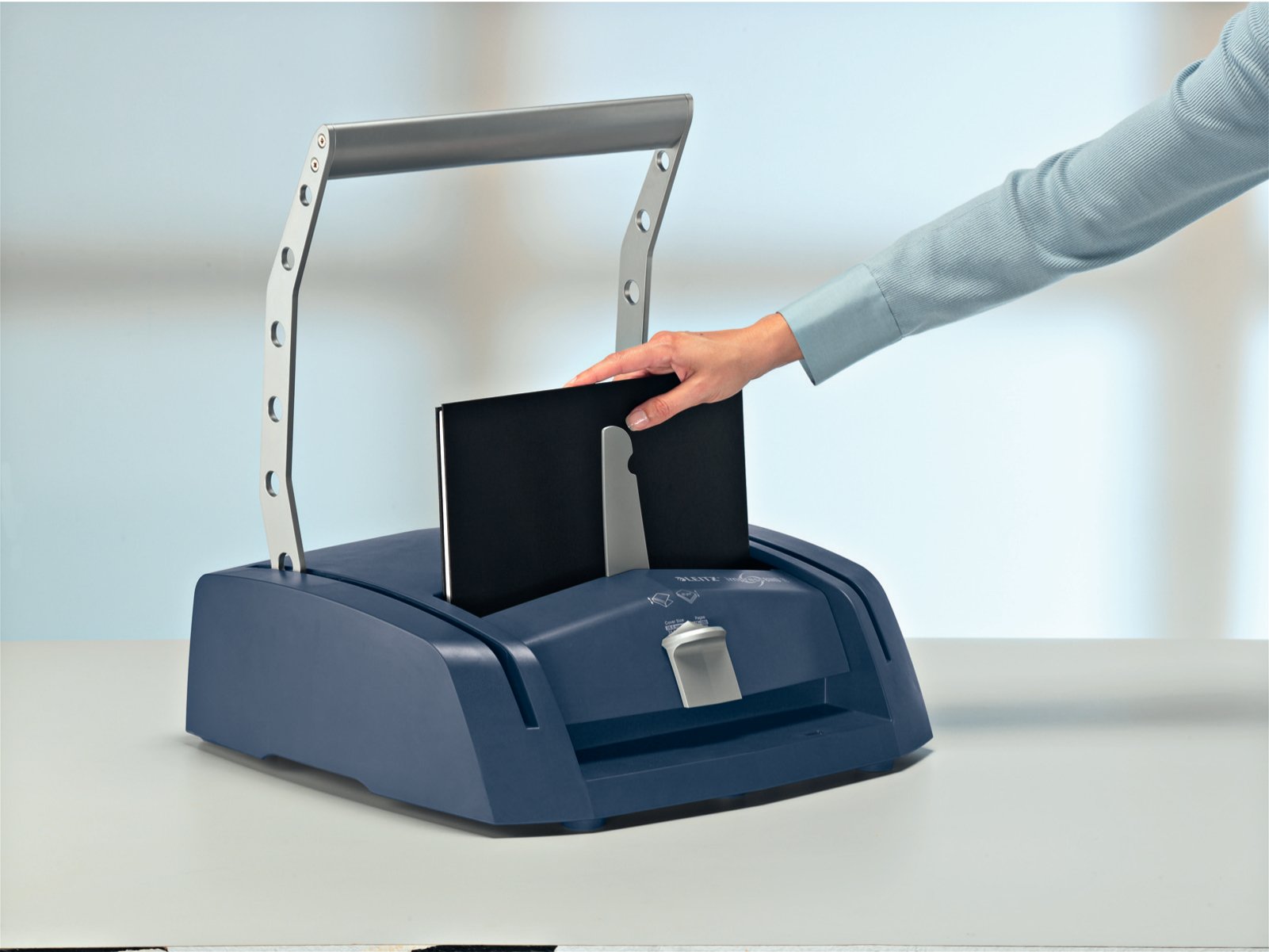 Leitz A4 Binding Machine, impressBIND 140, Silver/Blue