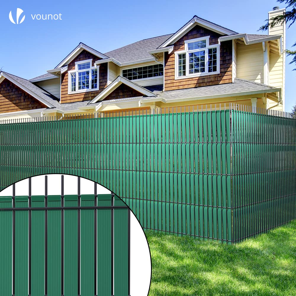 VOUNOT? PVC Privacy Strips Garden Privacy Fence Screen 300m x 4.7cm Double Rod Mats with 600 Clips for Deck, Patio, Balcony, Green