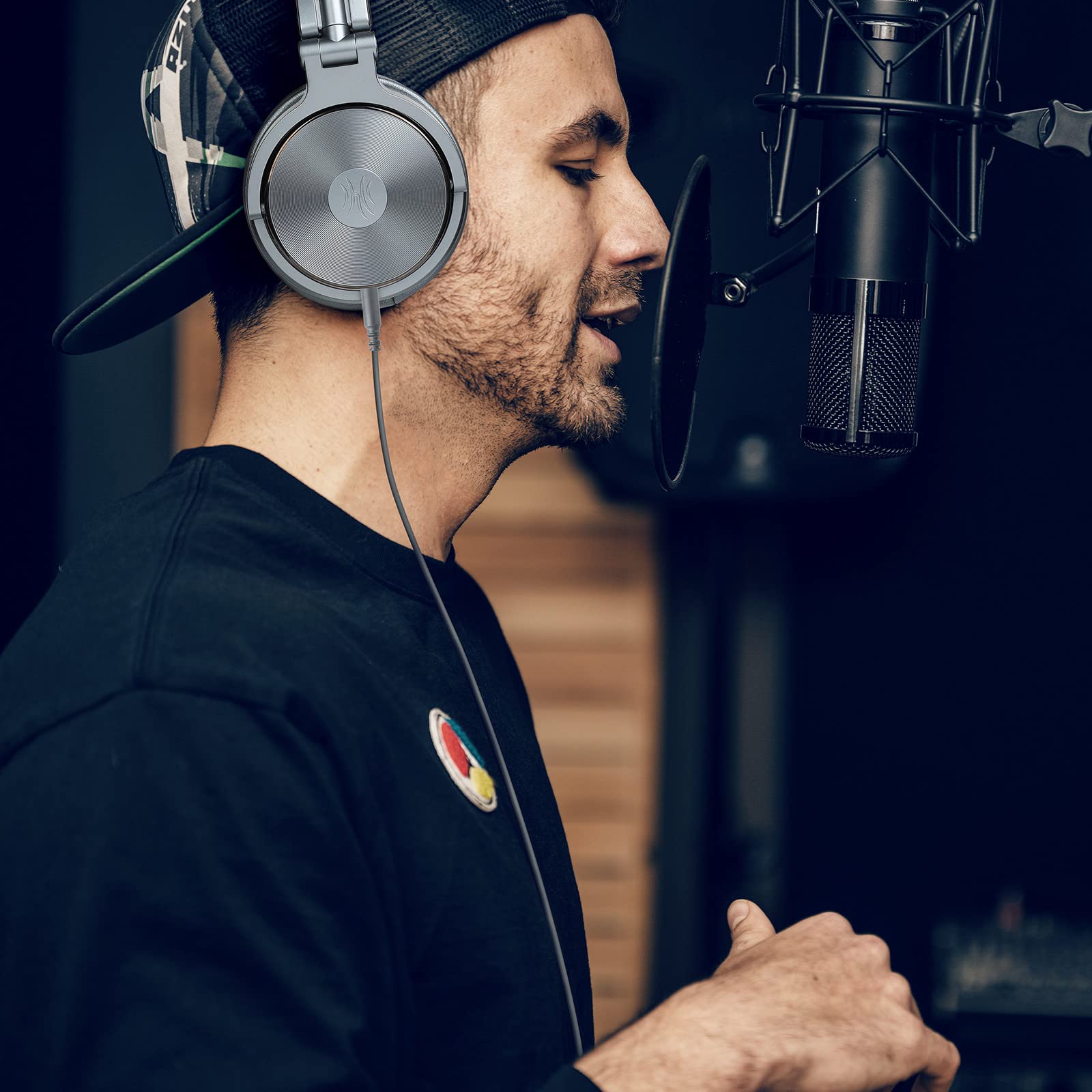 OneOdio Pro50 Hi-Res Over Ear Headphones Wired Closed-Back DJ Studio Headphones for Monitoring and Mixing, Soft Protein Leather Earcups, Noise Isolation, 90° Rotatable Housing, Portable