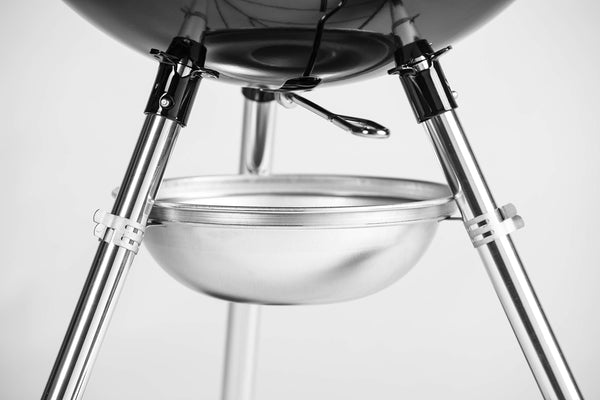 Weber Original Kettle Charcoal Grill, Ø 57cm Grill Area, BBQ Grill with Porcelain-Enamelled Lid & Bowl, Lid Thermometer, One-Touch Cleaning System - Black (14101004)