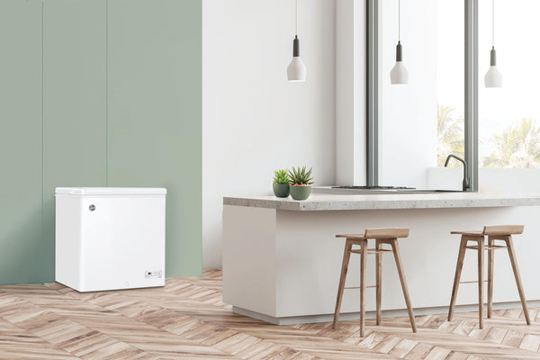 Hoover Freestanding Chest Freezer, 196L Capacity, E Class, Super Freezing Function, Suitable for Outbuildings and Garages, Integrated Handle, White, 91.5x55.5x84.5 cm - HHCH 200 ELK