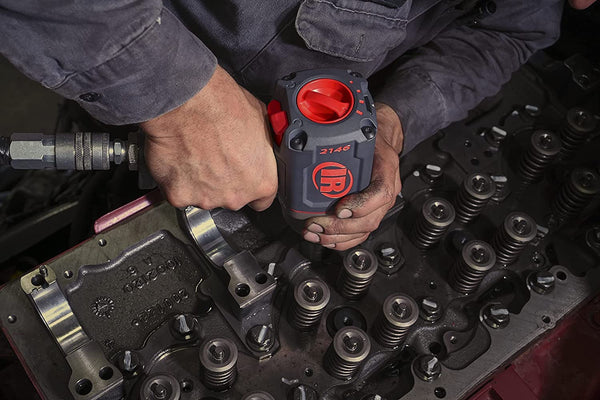 Ingersoll-Rand W7172-K22B-EU Impact Wrench, 3/4 Inch 20V Cordless Impact Wrench, 2X BL2022 Li-Ion Batteries 5.0 Ah + Charger Kit (UK Plug) in Case