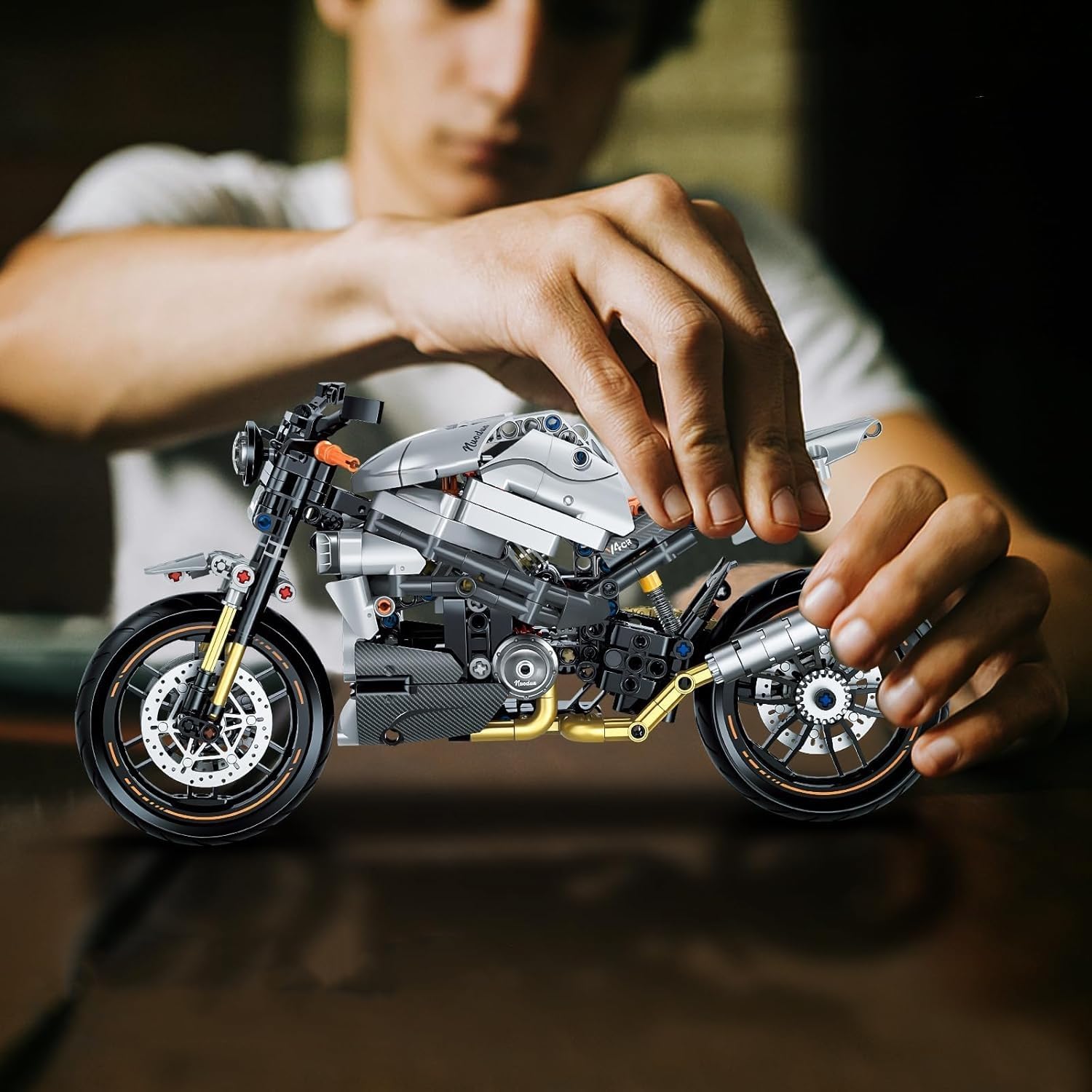 Motorcycle Building Blocks Toys, Motorbike Model Building Kit for Boys, 634 Pieces Construction Engineering Motorcycle Bricks, STEM Educational Toy, Gift for Adults and Kids